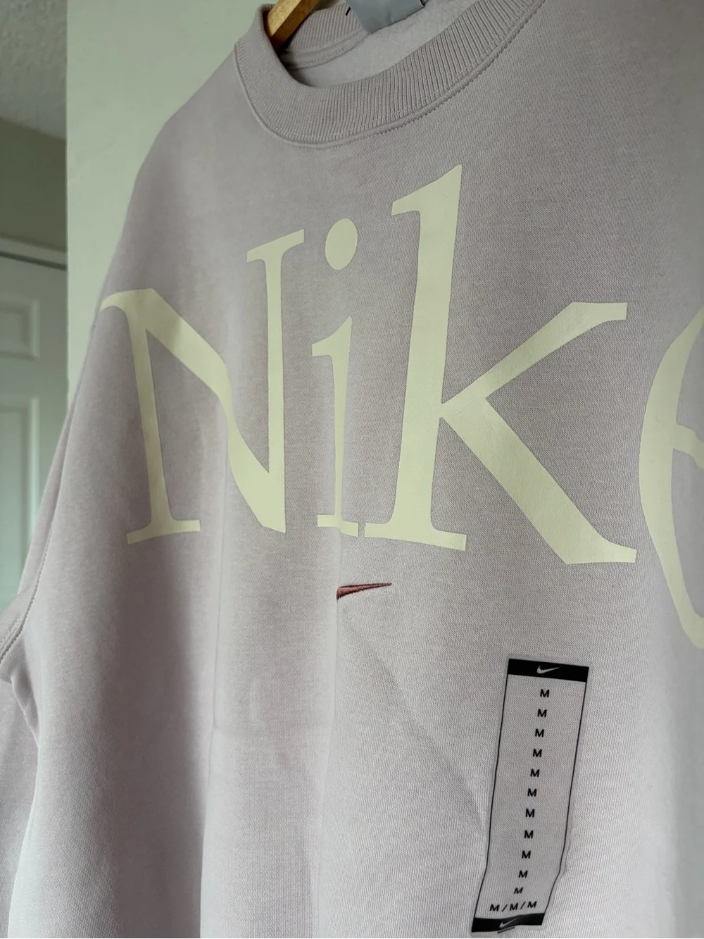 NWT Nike women’s retro Platinum purple Crewneck Sweatshirt